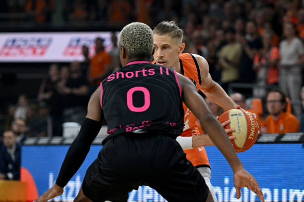 菲尼亚的速 菲尼亚的速