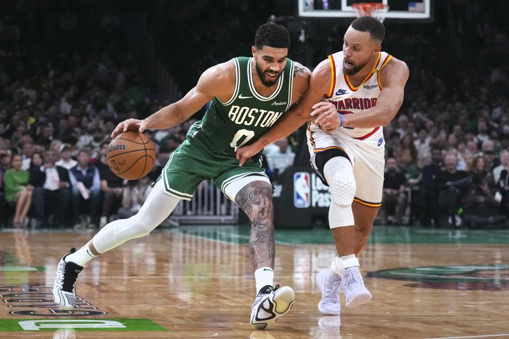 在现代足坛 在现代足坛